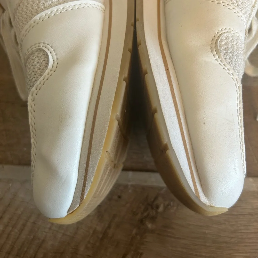 Banana Republic Factory White faux Leather Walking Sneakers Sz 7.5 Comfort‎